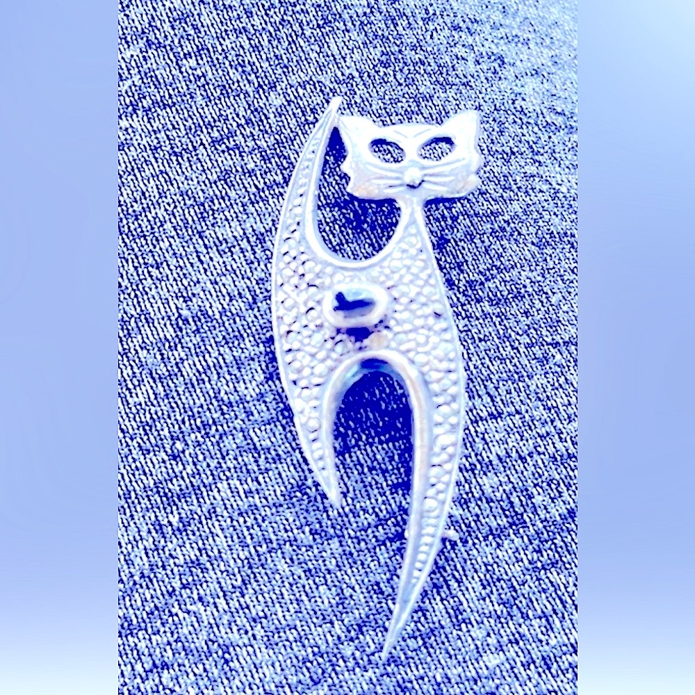 Vintage Sterling Silver Cat pin Marcasite Black Onyx , MCM. Whiskers